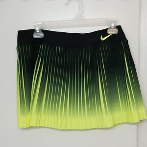 Nike Medium Dri-Fit Skirt